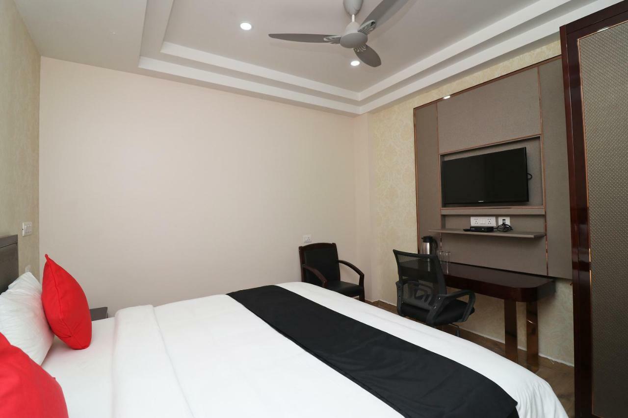 Capital O 37152 Naveen Continental Prayagraj Exterior photo