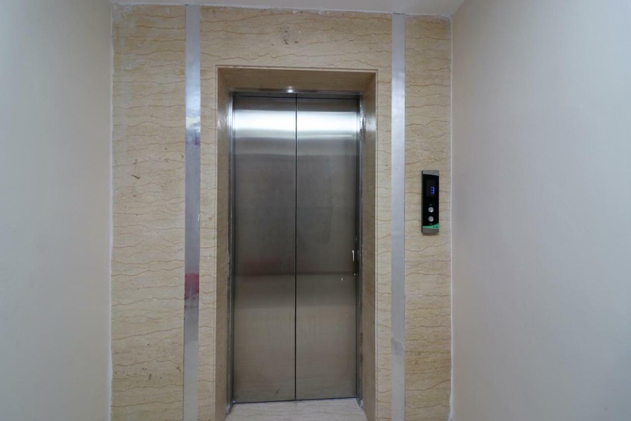Capital O 37152 Naveen Continental Prayagraj Exterior photo
